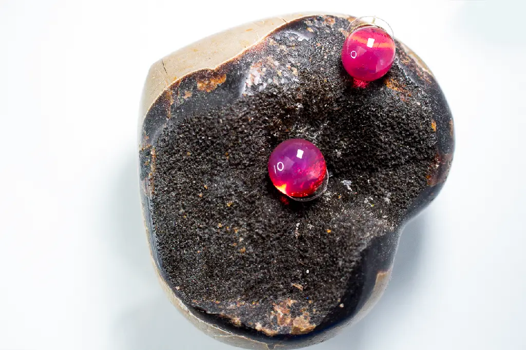 Sandre Orb Earrings (1 of 1).webp